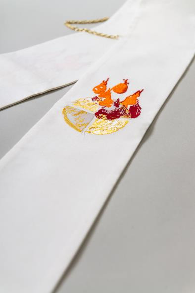 Stola mit aufgesticktem, farbigen PWB-Emblem